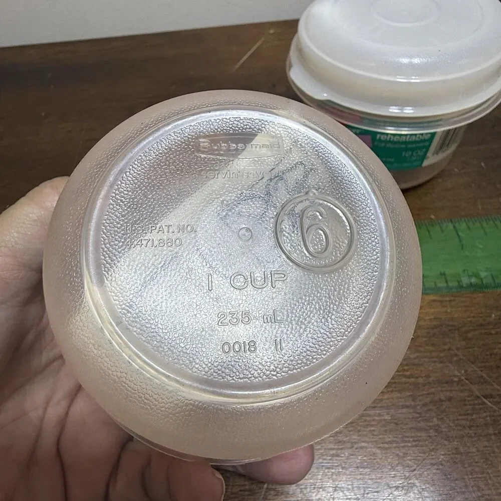 2 Vtg. Rubbermaid Servin Saver 1 Cup #6 Storage Container Almond Lids NOS 1991